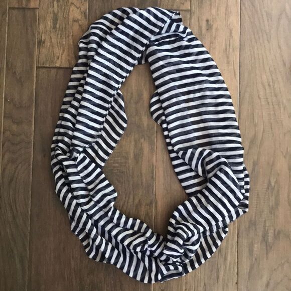 Navy & White Semi Sheer Infinity Scarf Coastal Nautical Preppy - Picture 1 of 3
